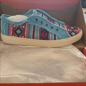 Hard to find💕 MONTANA WEST Slip-On Sneakers FULLY BEADED ❤️